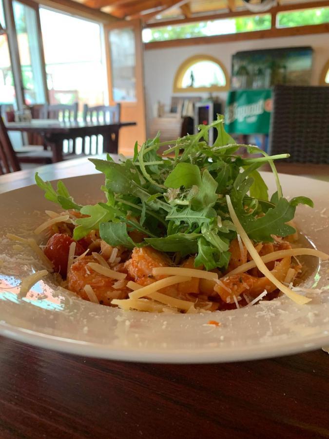 Hableany Etterem, Pizzeria Es Vendeghaz Bed & Breakfast บาลาตอนมารีอาเฟือร์เดอ ภายนอก รูปภาพ
